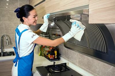 廚房清潔全攻略 十大高效小妙招與專業保潔步驟